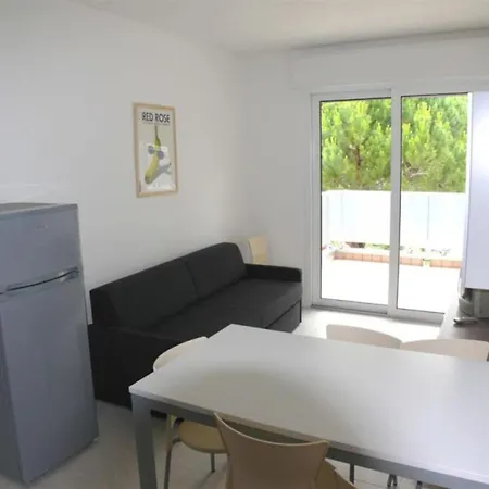 Equipped And Stylish Flat In Apartment *