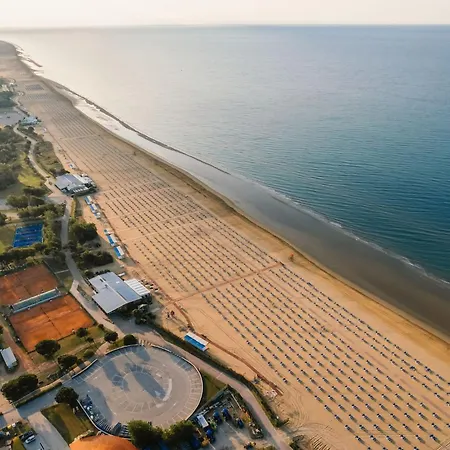 Equipped And Stylish Flat In Bibione